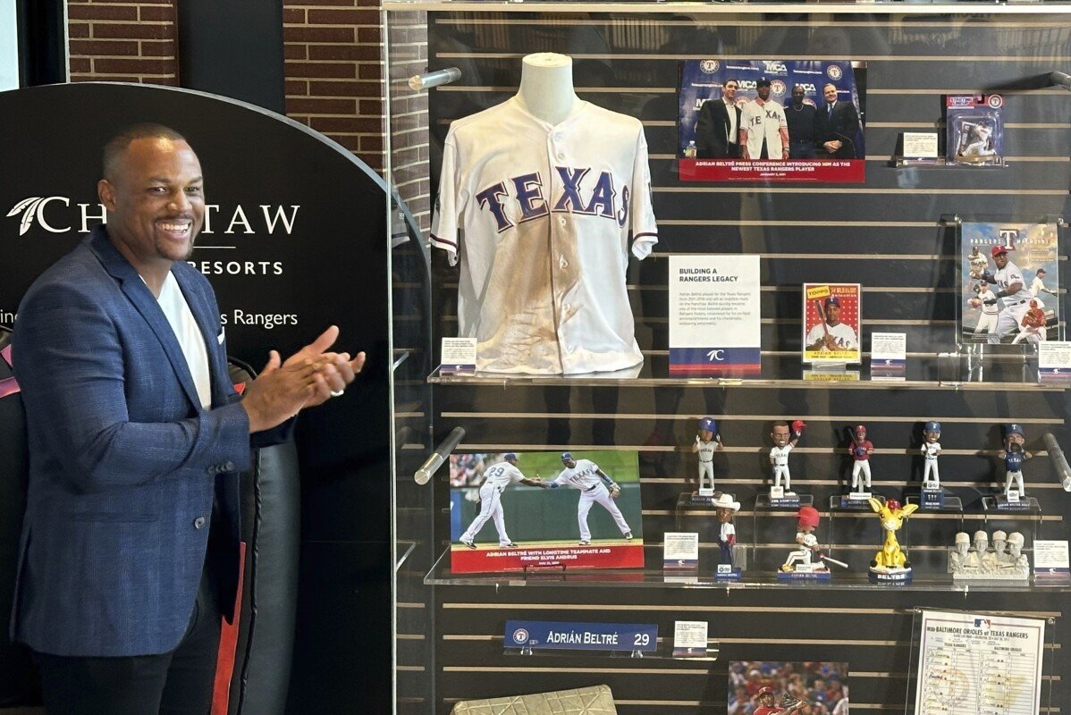 Beltré dihormati oleh Rangers untuk induksinya ke Hall of Fame yang masih mencoba meresap